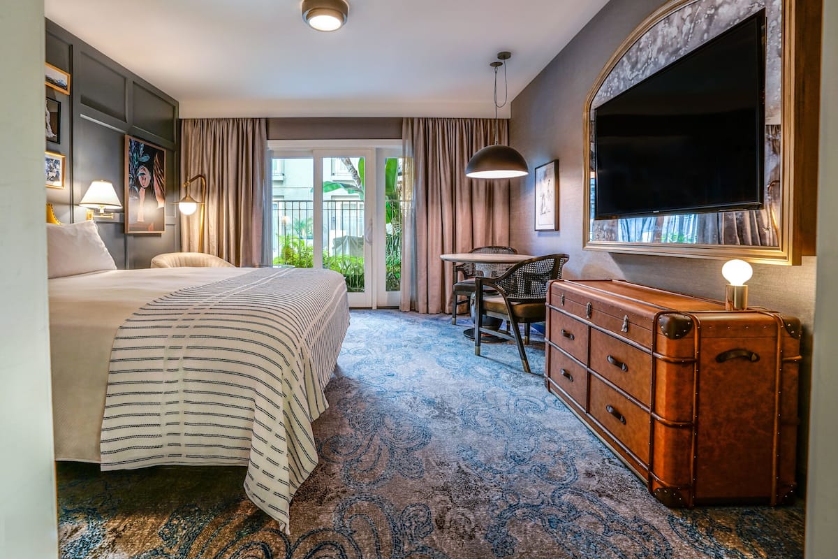1 Schlafzimmer, hochwertige Bettwaren, Daunenbettdecken