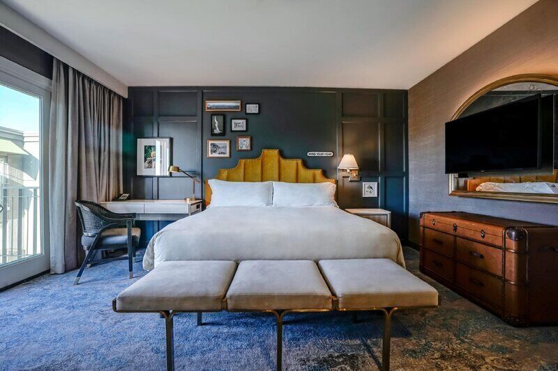 Deluxe Room, 1 King Bed, Balcony, Pool View | Premium bedding, down duvets, pillow-top beds, in-room safe
