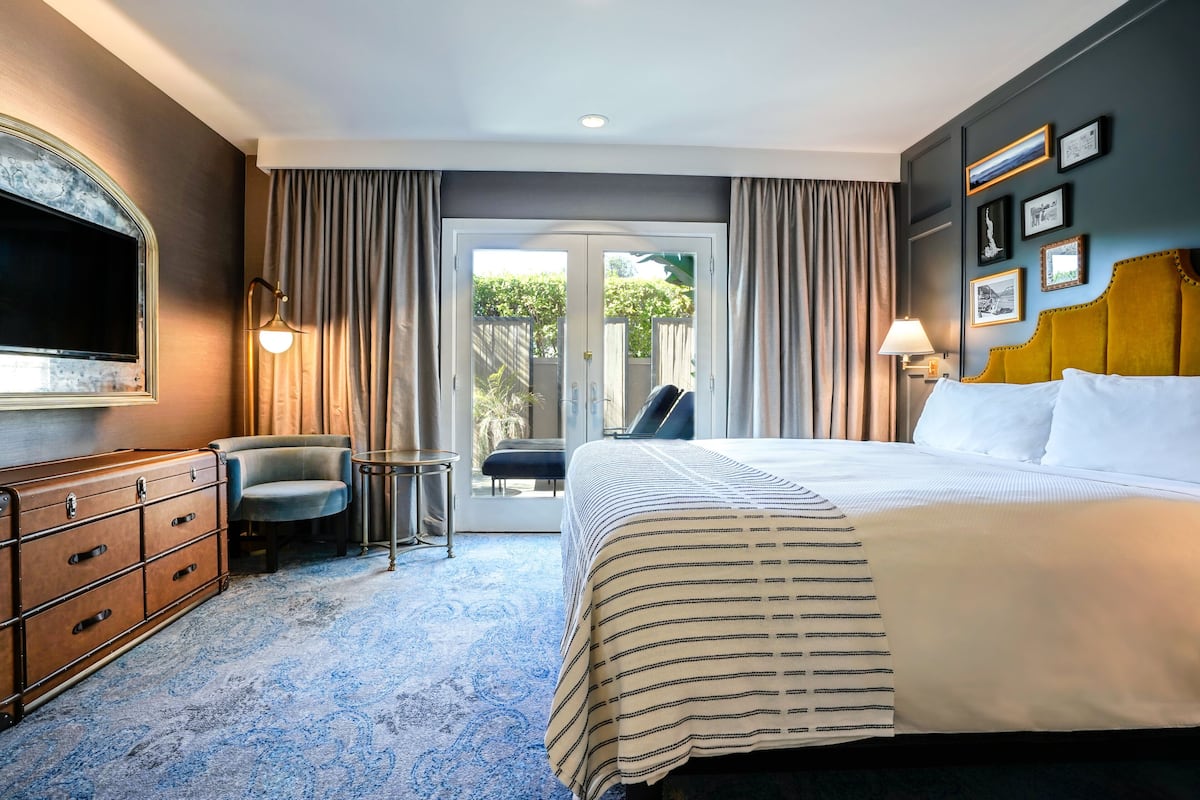 1 Schlafzimmer, hochwertige Bettwaren, Daunenbettdecken