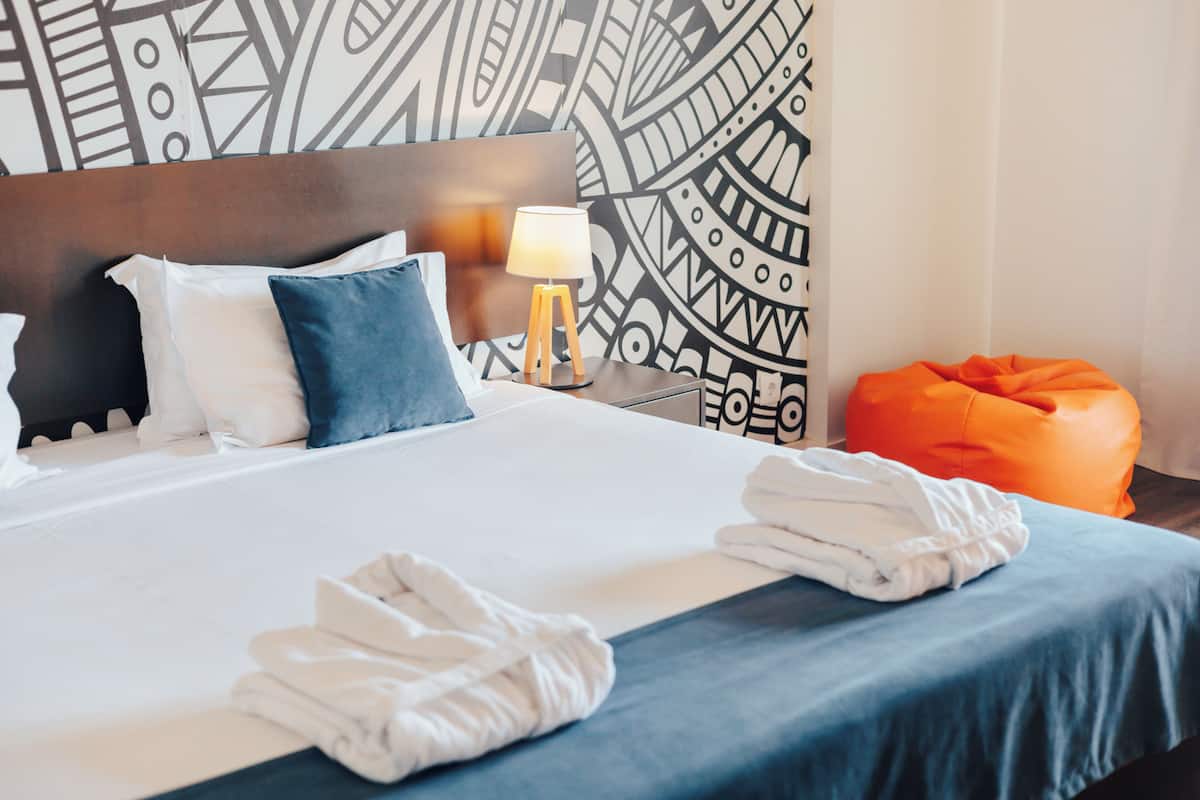 In-room safe, desk, soundproofing, WiFi (free)