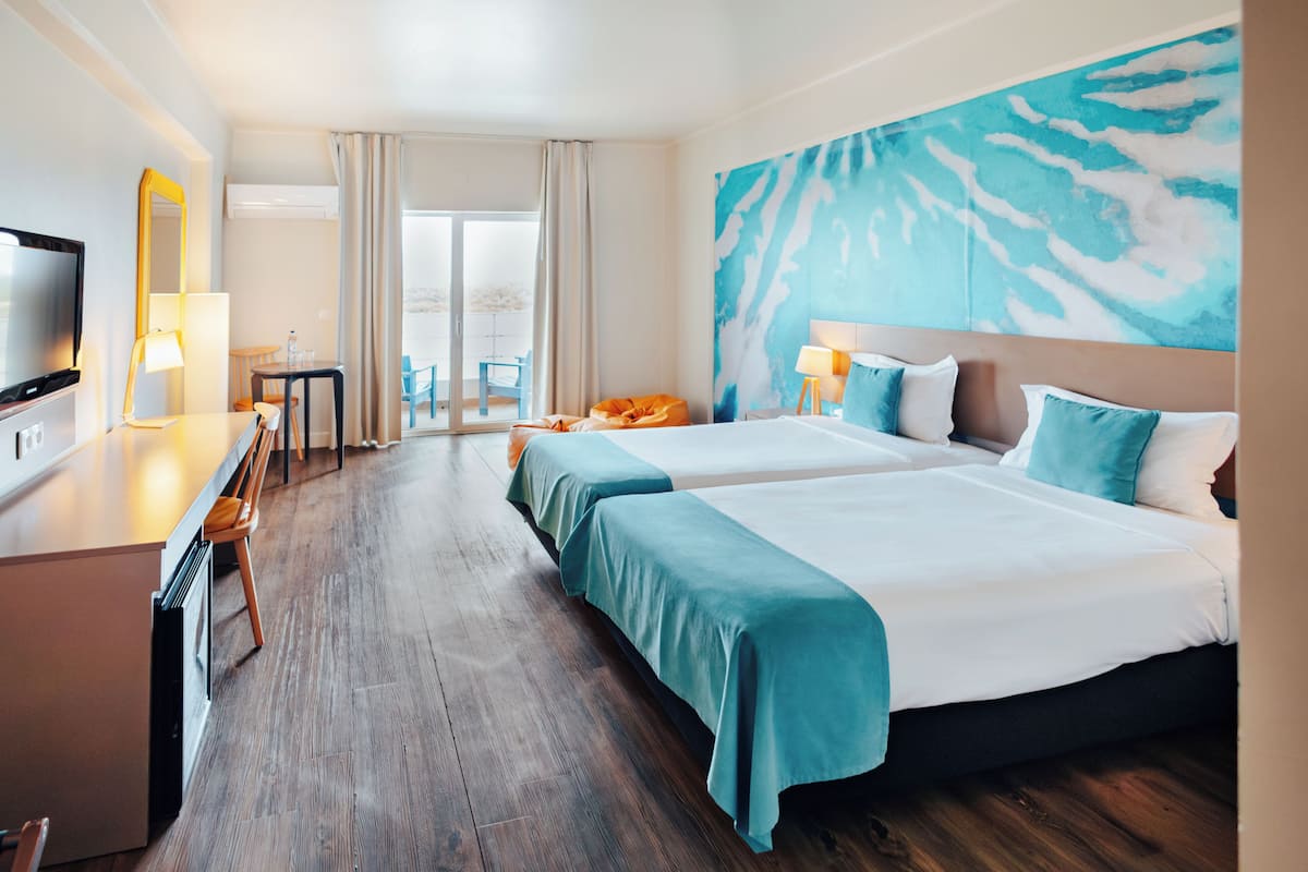 In-room safe, desk, soundproofing, WiFi (free)