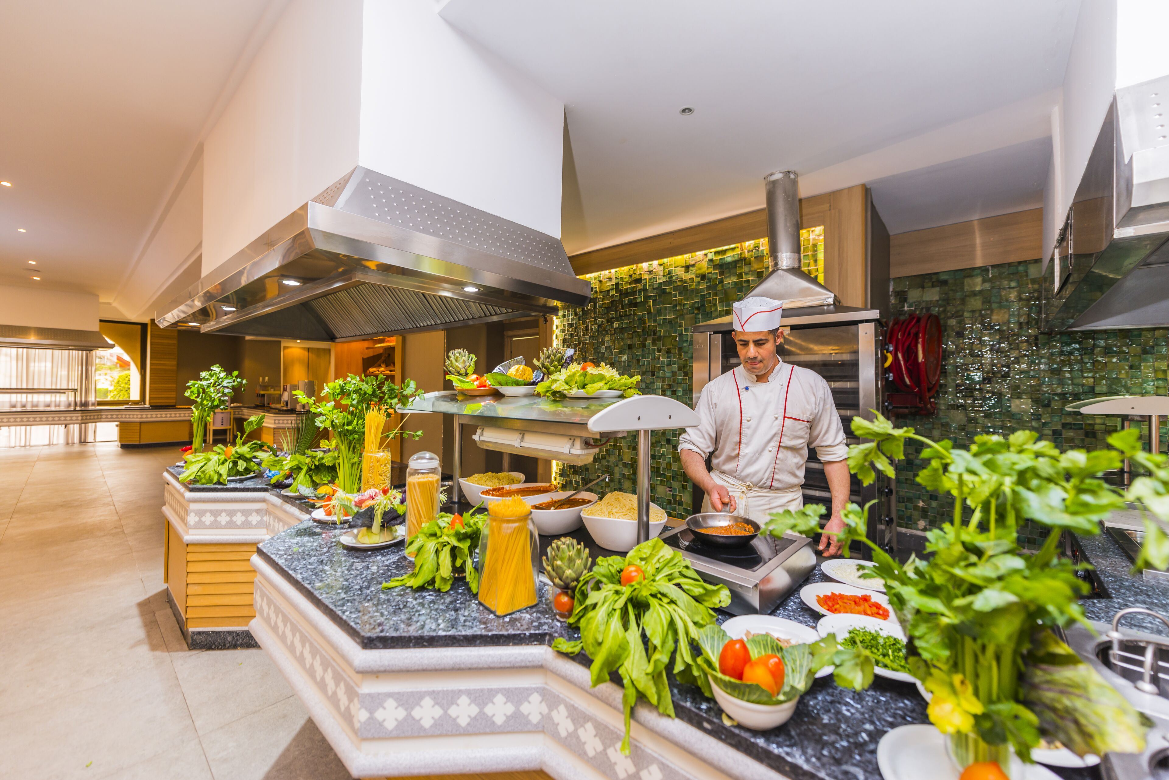 3 restaurants, breakfast, lunch, dinner served; Italian cuisine