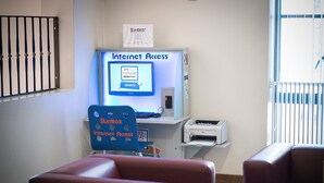 Lobby - Travelodge Derry (Londonderry)