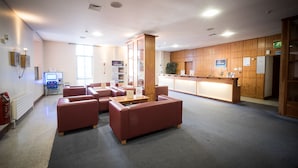 Lobby - Travelodge Derry (Londonderry)