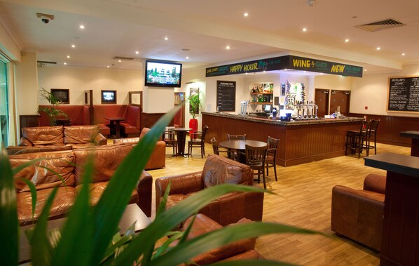 2 bars/lounges, sports bar