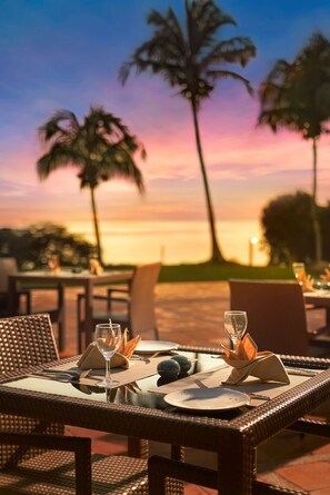 2 restaurants servant le petit-déjeuner, spécialités Cuisine malaisienne