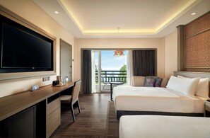 Phòng, 2 giường đơn, quang cảnh biển | Két bảo mật tại phòng, bàn, khu vực làm việc phù hợp cho laptop 