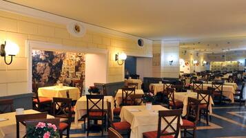 Tägliches inbegriffenes Frühstücksbuffet