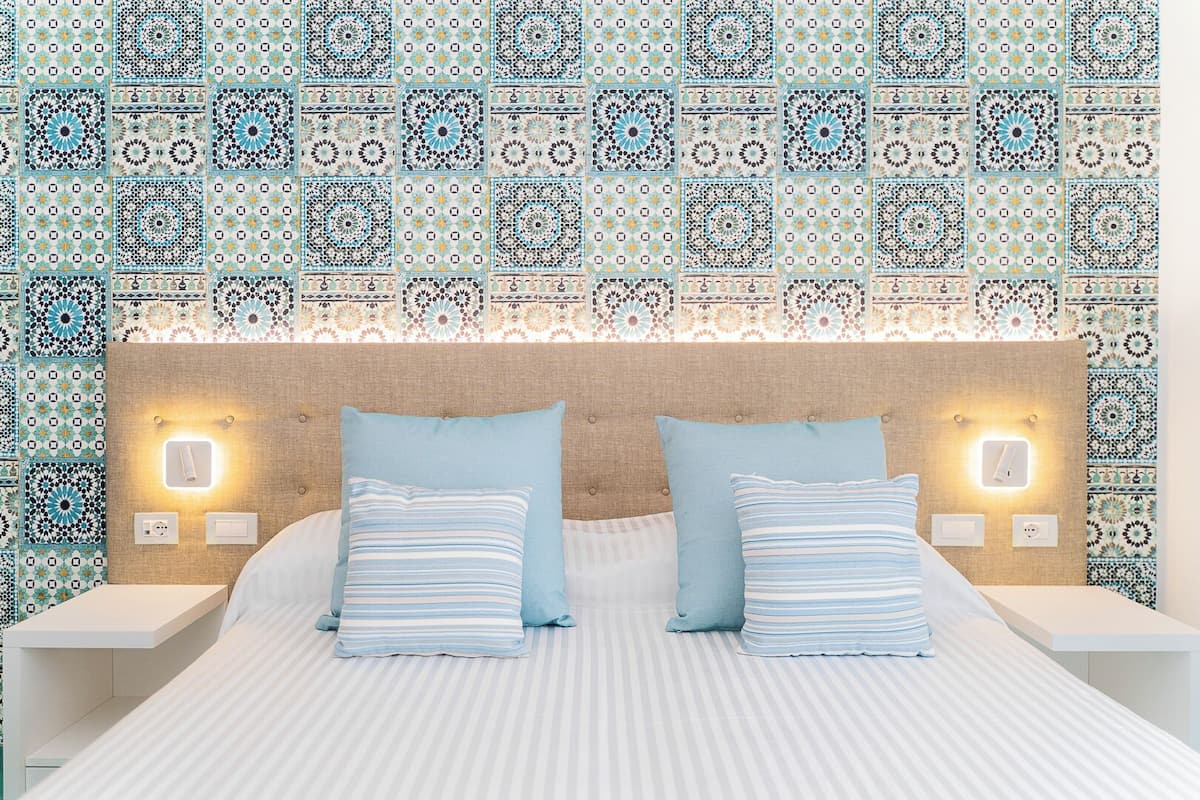Minibar, desk, cots/infant beds, free WiFi