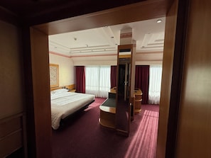 Chambre Triple Premium, 1 lit double et 1 canapé-lit