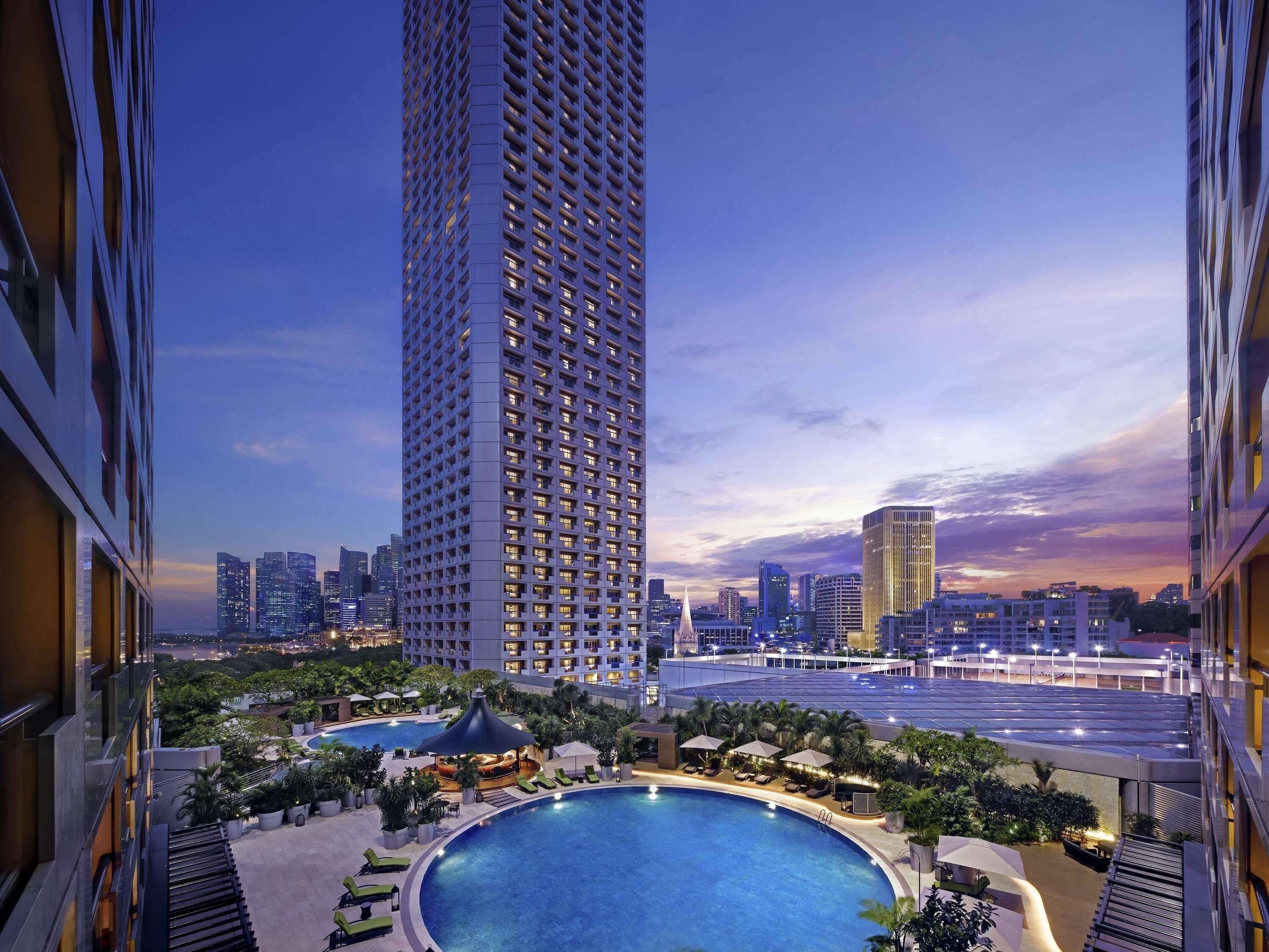 2 outdoor pools