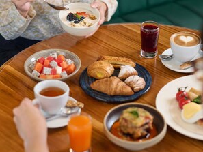 Daily buffet breakfast for a fee