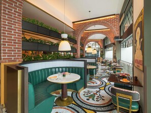 Daily buffet breakfast for a fee - Fairmont Singapore (Singapore)