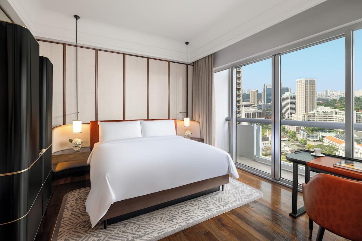 Deluxe, 1 King with Balcony