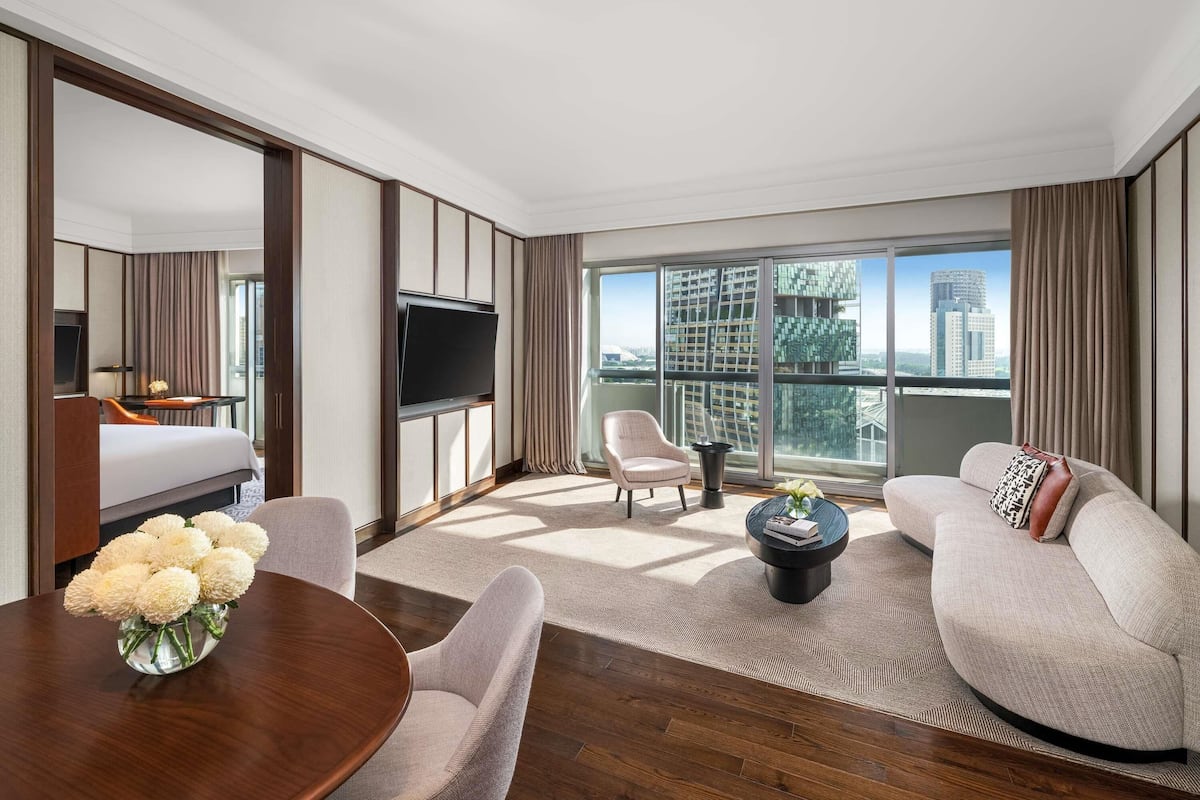 Ambassador Suite, 1 King, 2 Balconies & Fairmont Gold Lounge Access | Minibar, in-room safe, blackout curtains, soundproofing