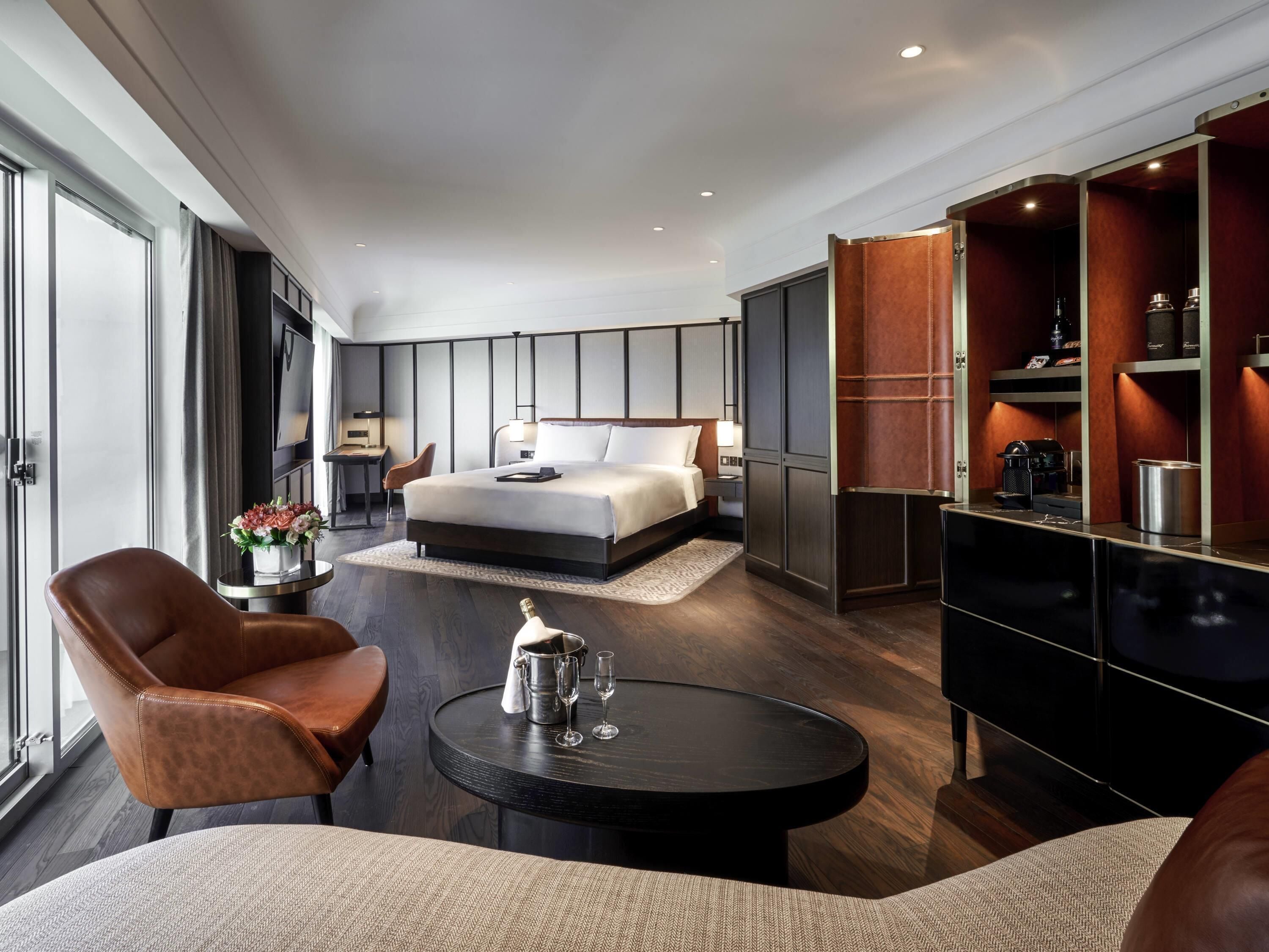 Een minibar, een kluis op de kamer, verduisterende gordijnen