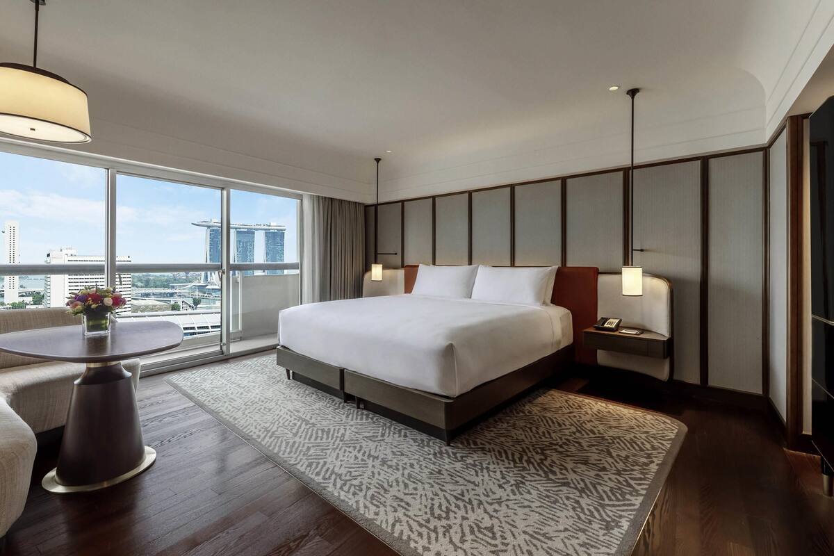 Deluxe Marina Bay, 1 King, Balcony with Marina Bay View