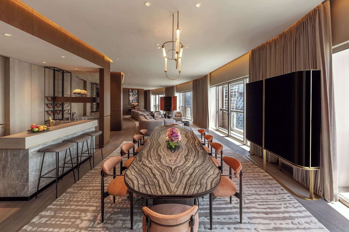 Presidential Suite, 1 King Bed, Club Lounge Access | Minibar, in-room safe, blackout drapes, soundproofing