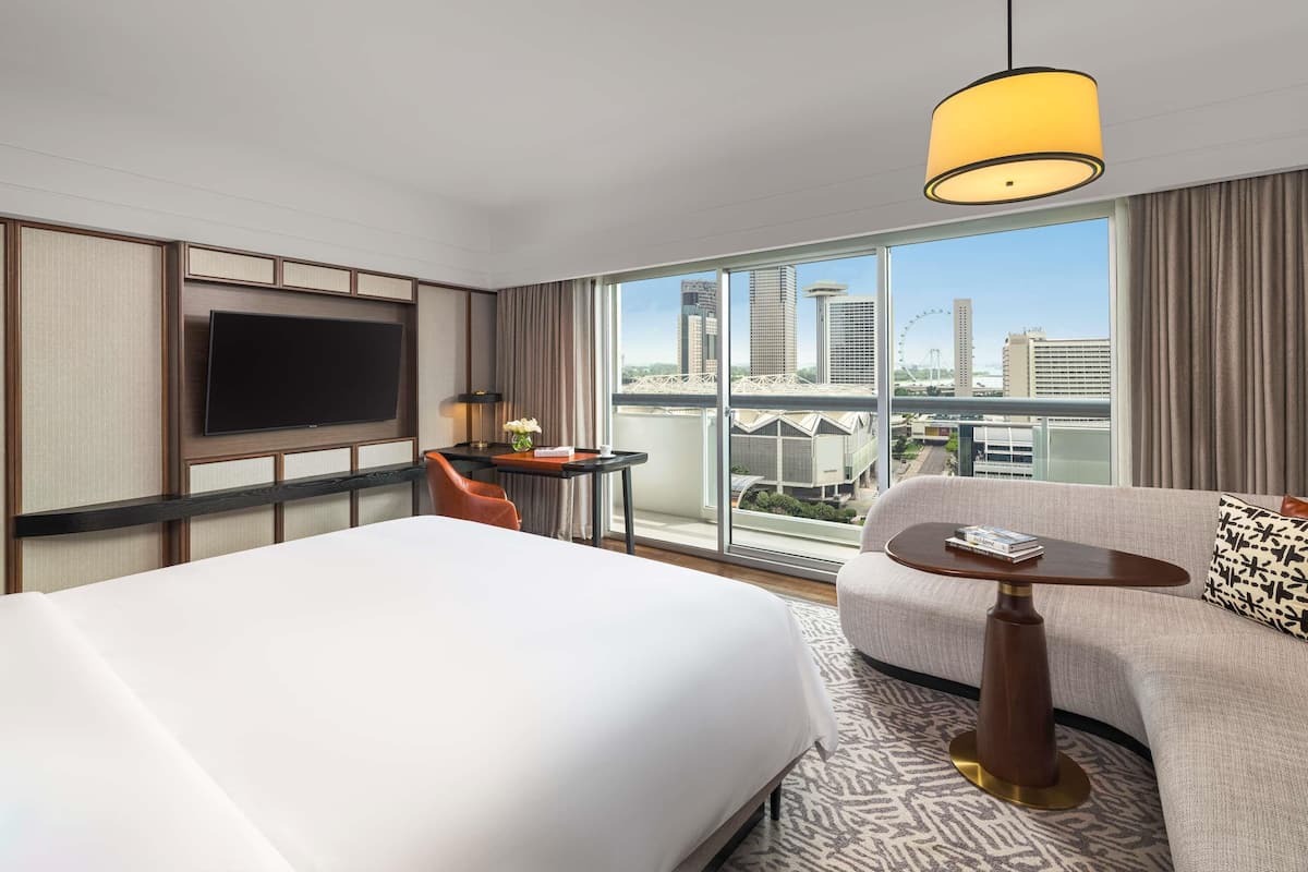 Deluxe Marina Bay, 1 King, Balcony with Marina Bay View