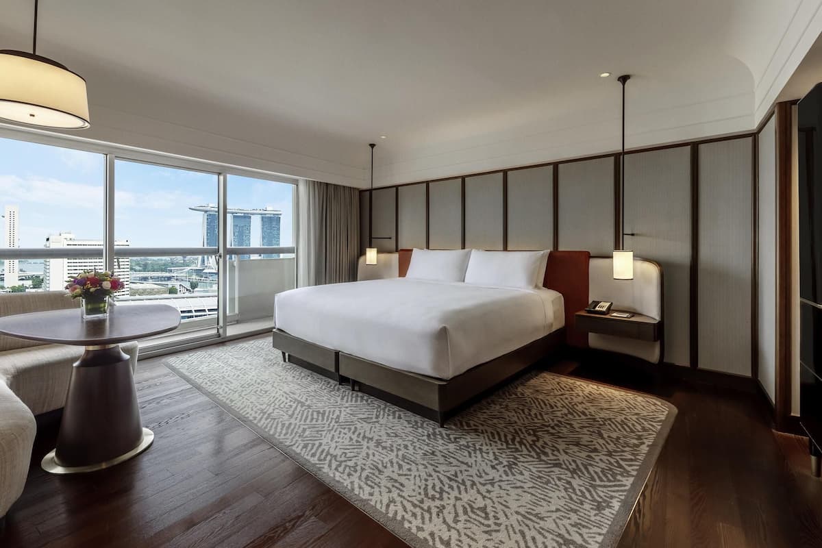 Deluxe Marina Bay, 1 King, Balcony with Marina Bay View | Minibar, coffre-fort pour ordinateur portable, rideaux dâobscurcissement