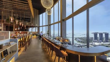 12 restaurants, breakfast, lunch, dinner served; international cuisine