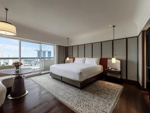 Deluxe Marina Bay, 1 King, Balcony with Marina Bay View