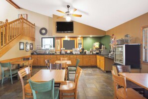 Free daily buffet breakfast 