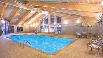 Indoor pool, pool loungers