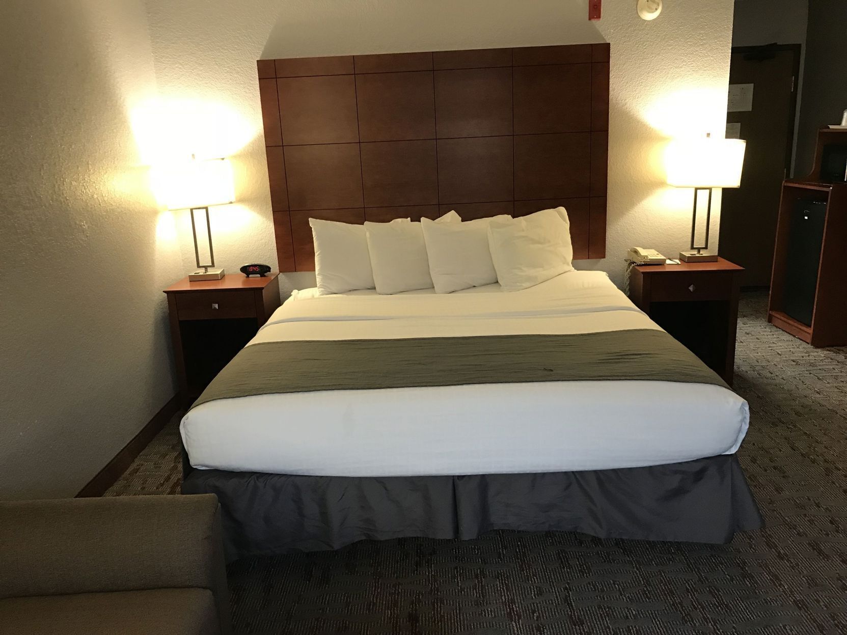 Desk, soundproofing, iron/ironing board, free cots/infant beds