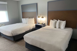 Chambre, 2 grands lits, non-fumeurs | Literie hypoallergénique, bureau, chambres insonorisées