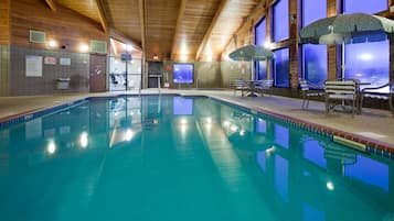 Indoor pool, pool loungers