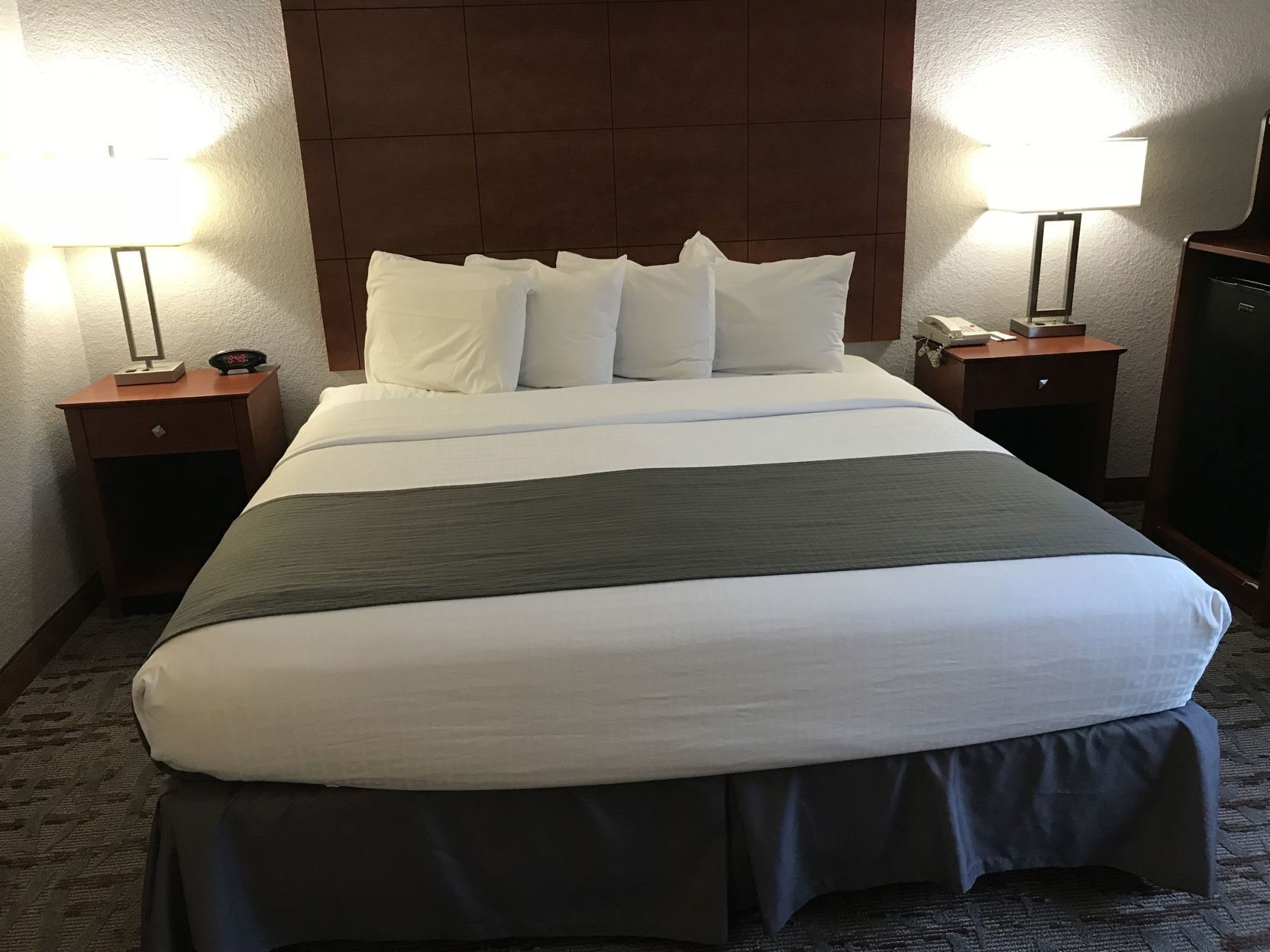 Desk, soundproofing, iron/ironing board, free cots/infant beds