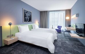 In-room safe, desk, blackout curtains, soundproofing - Park Plaza Berlin (Berlin)