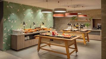 Free daily buffet breakfast