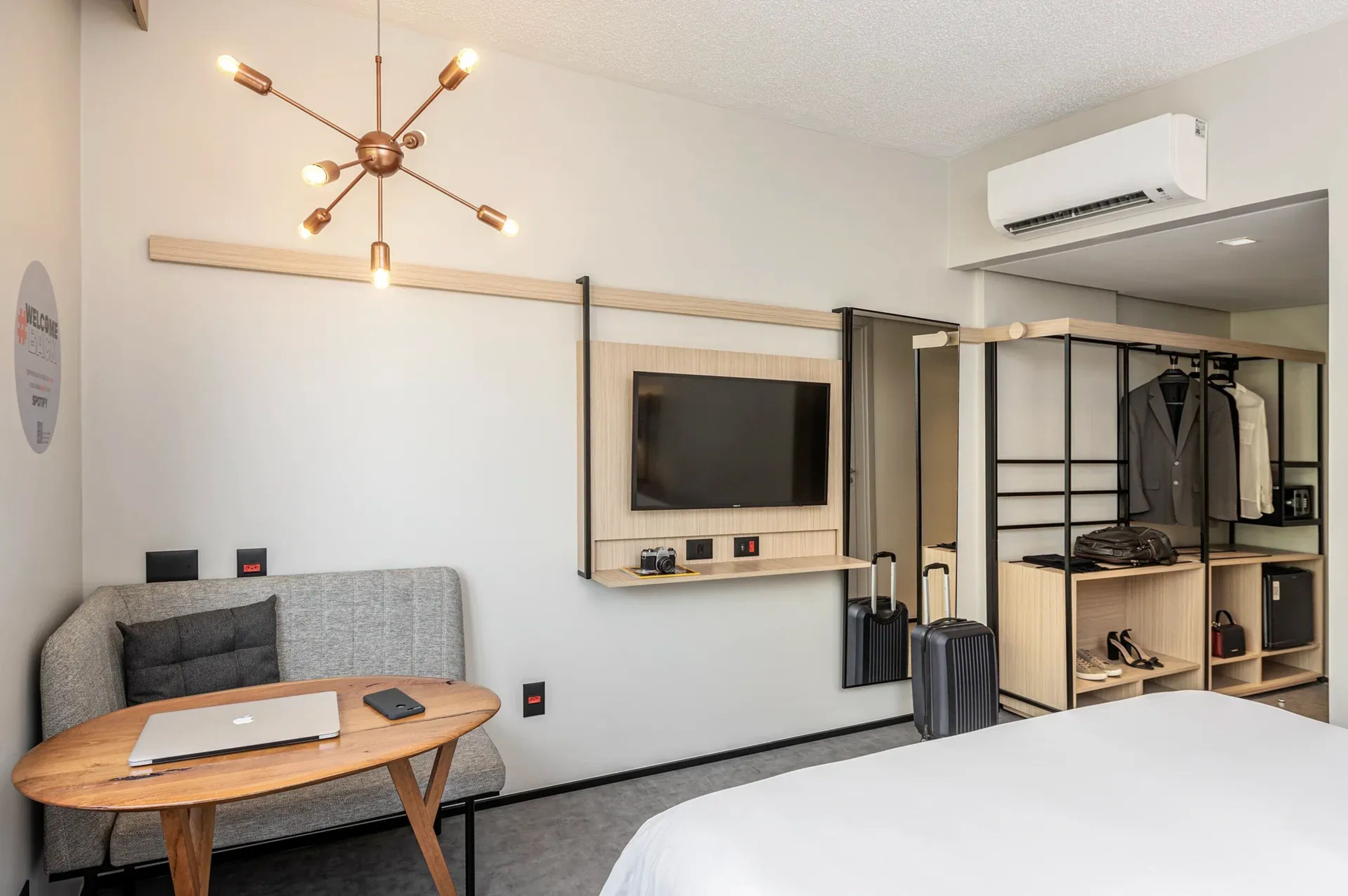deluxe double room | minibar, in-room safe, blackout curtains, soundproofing