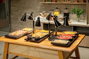 Tägliches inbegriffenes Frühstücksbuffet