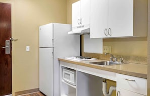 Studio, 1 Queen Bed, Accessible, Non Smoking | Desk, iron/ironing board, free WiFi - Extended Stay America Suites Providence Warwick (Warwick)