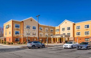 Exterior - Extended Stay America Suites Providence Warwick (Warwick)