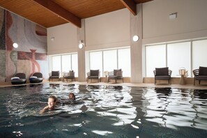 Indoor pool, open 7:30 AM to 7:00 PM, sun loungers, lifeguards on site - Heythrop Park Hotel - Adults Only (Chipping Norton)