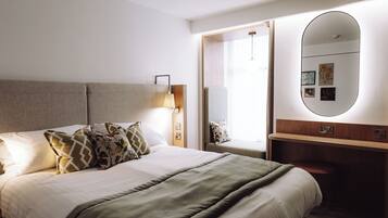 In-room safe, iron/ironing board, free WiFi, bed sheets