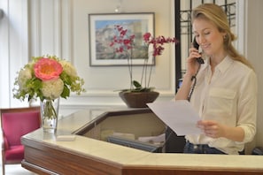 Lobby - Hotel Unic Renoir Saint Germain (Paris)