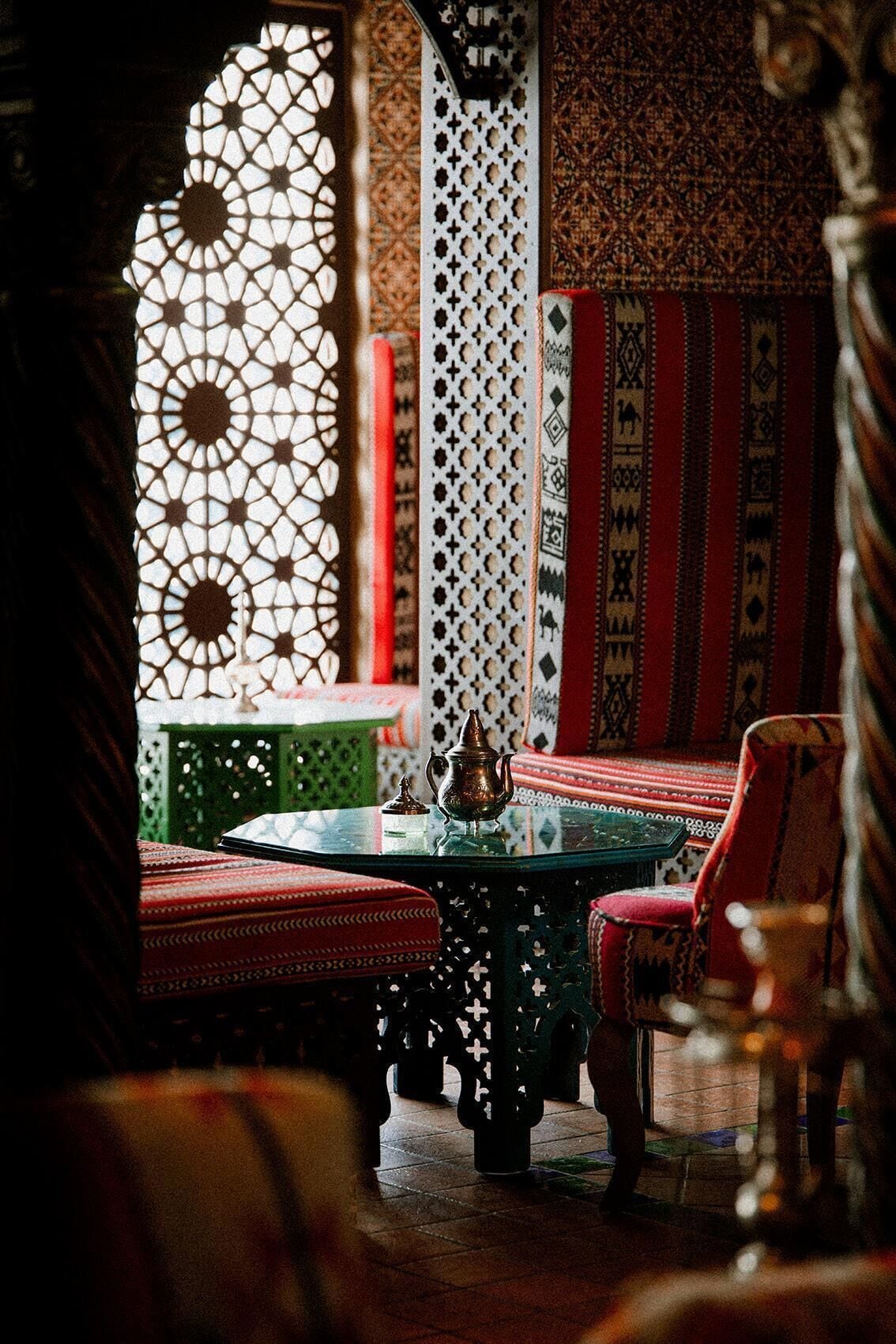 Lobby lounge