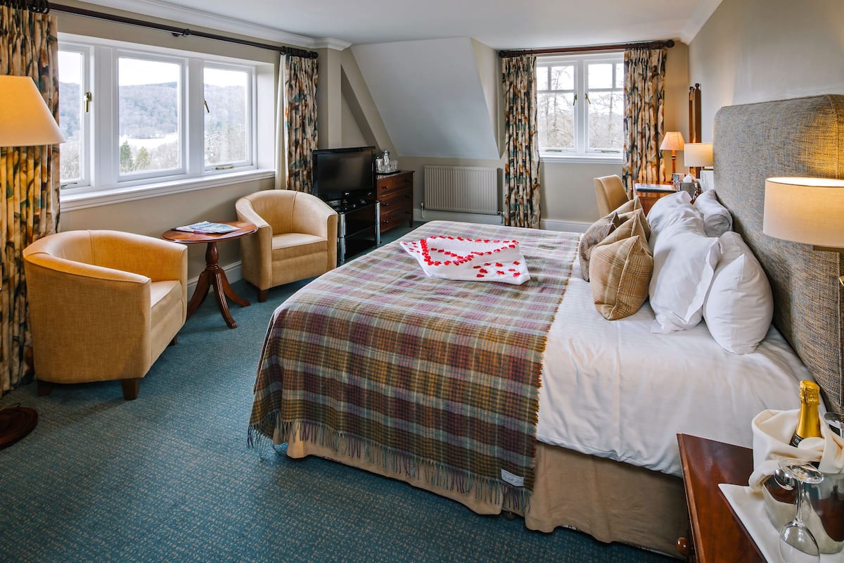 Executive Double Room | In-room safe, desk, iron/ironing board, free WiFi