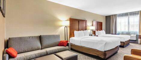 Daunenbettdecken, Schreibtisch, laptopgeeigneter Arbeitsplatz