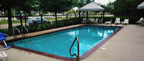 Outdoor pool, sun loungers