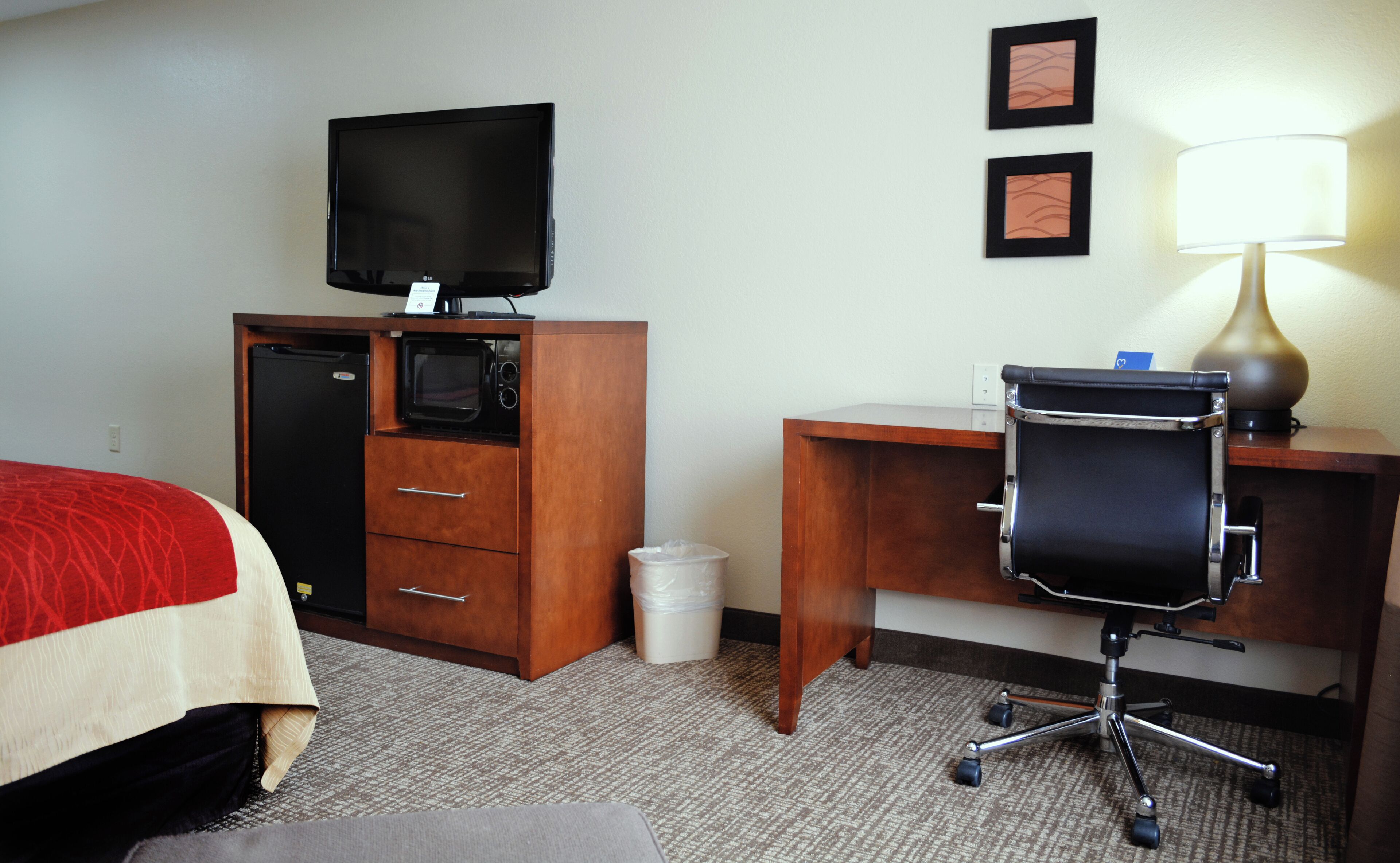 standard room, 1 king bed, non smoking | down duvets, pillow-top beds, in-room safe, individually decorated