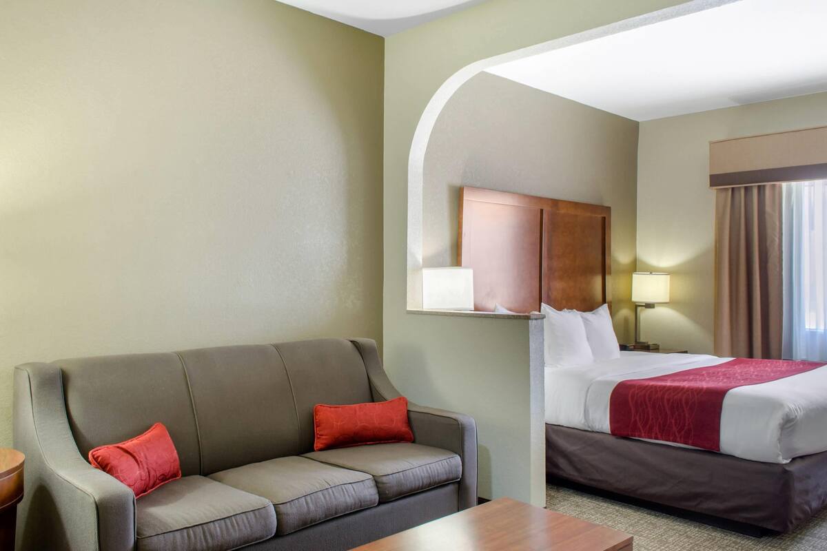 Suite, 1 très grand lit, non-fumeurs | Couette en duvet d'oie, surmatelas, coffres-forts dans les chambres