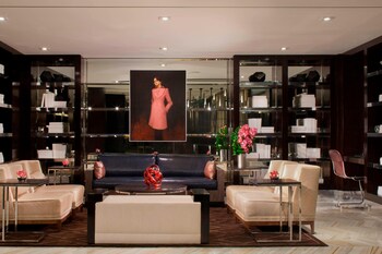 Hotel entrance and lobby at Beverly Hills Marriott