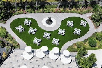 Banquet hall at Beverly Hills Marriott