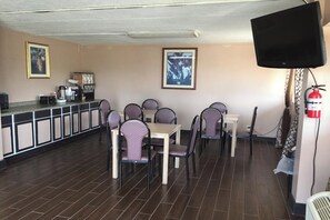 รวมอาหารเช้าแบบคอนติเนนทัล ทุกวัน